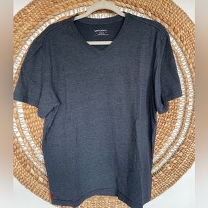 Men’s Untuckit Medium TShirt